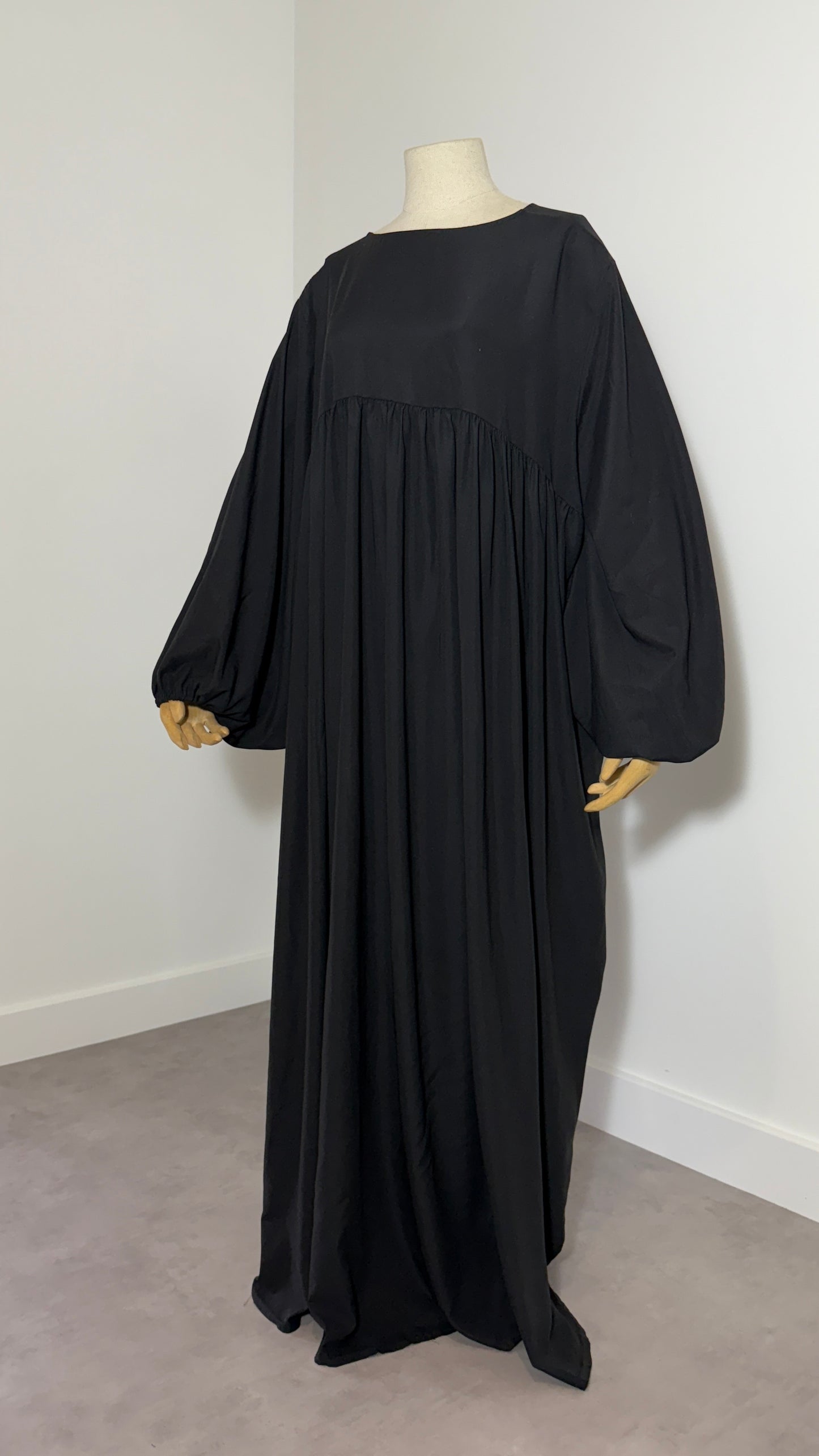 Abaya Manches Ballon Soie De Medine - Assya