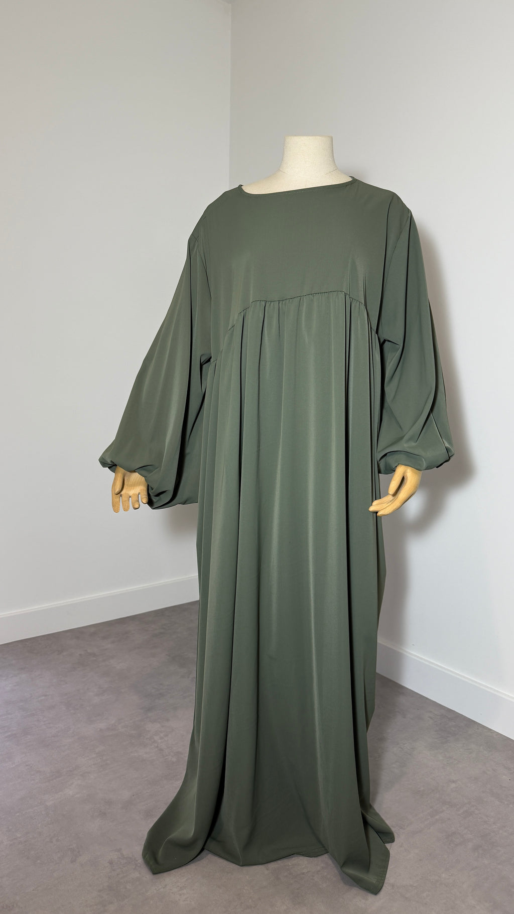 Abaya mit Ballonärmeln aus Medina-Seide - Assya