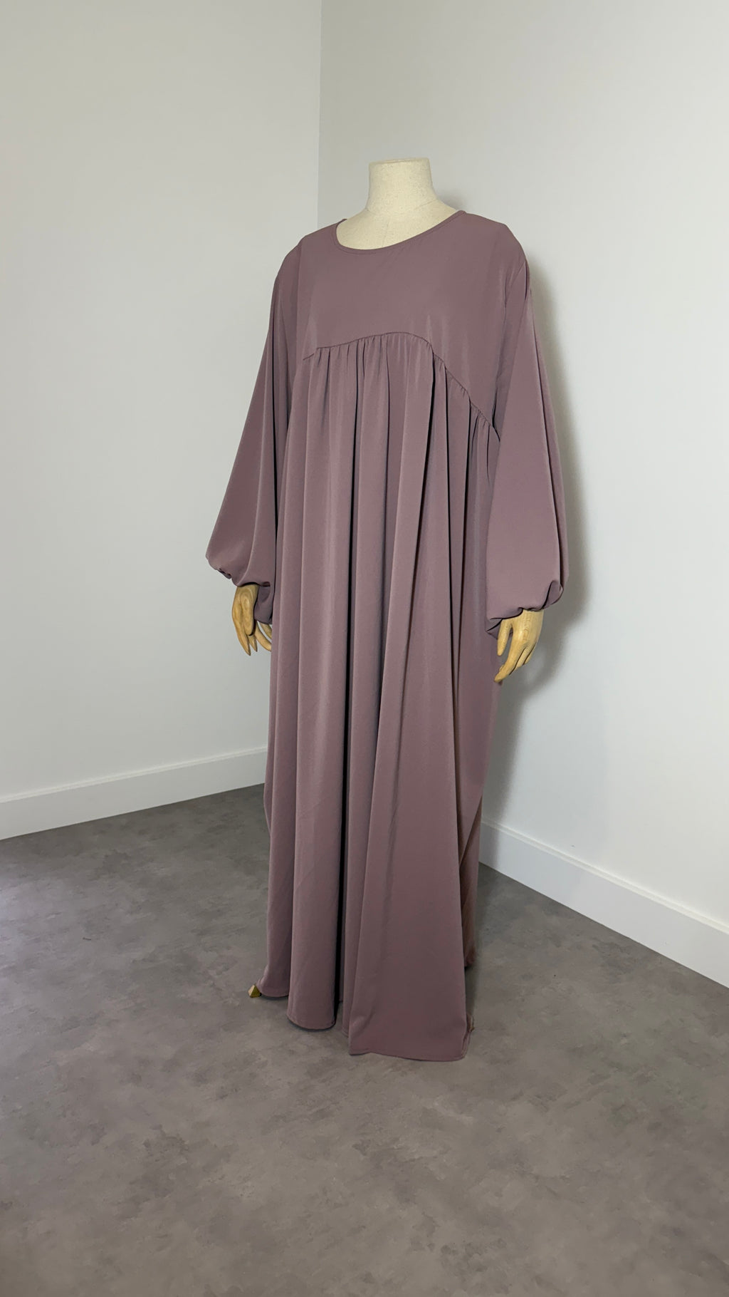 Abaya mit Ballonärmeln aus Medina-Seide - Assya