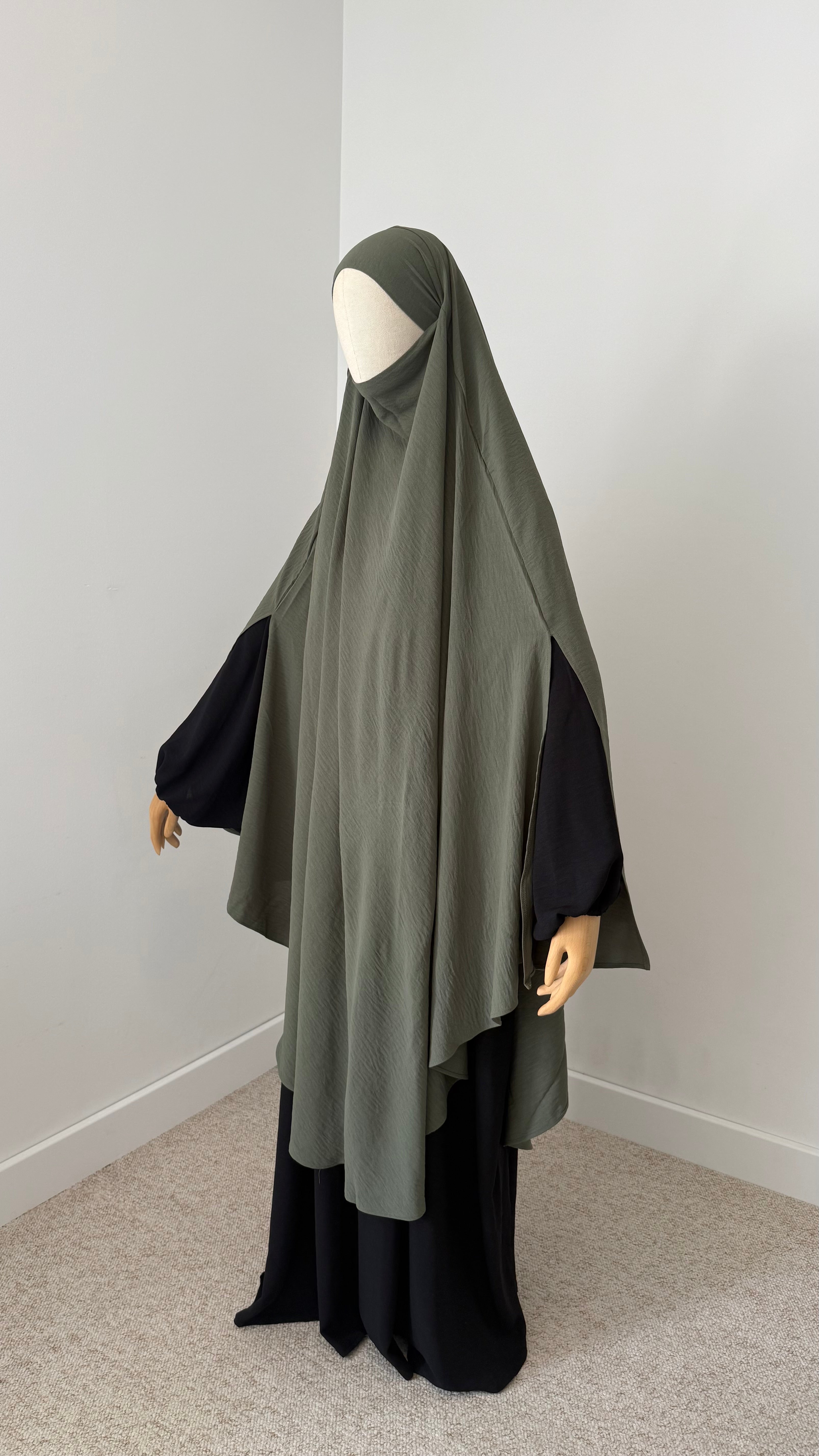 Maxi Khimar mit Schlitzen im Jazz