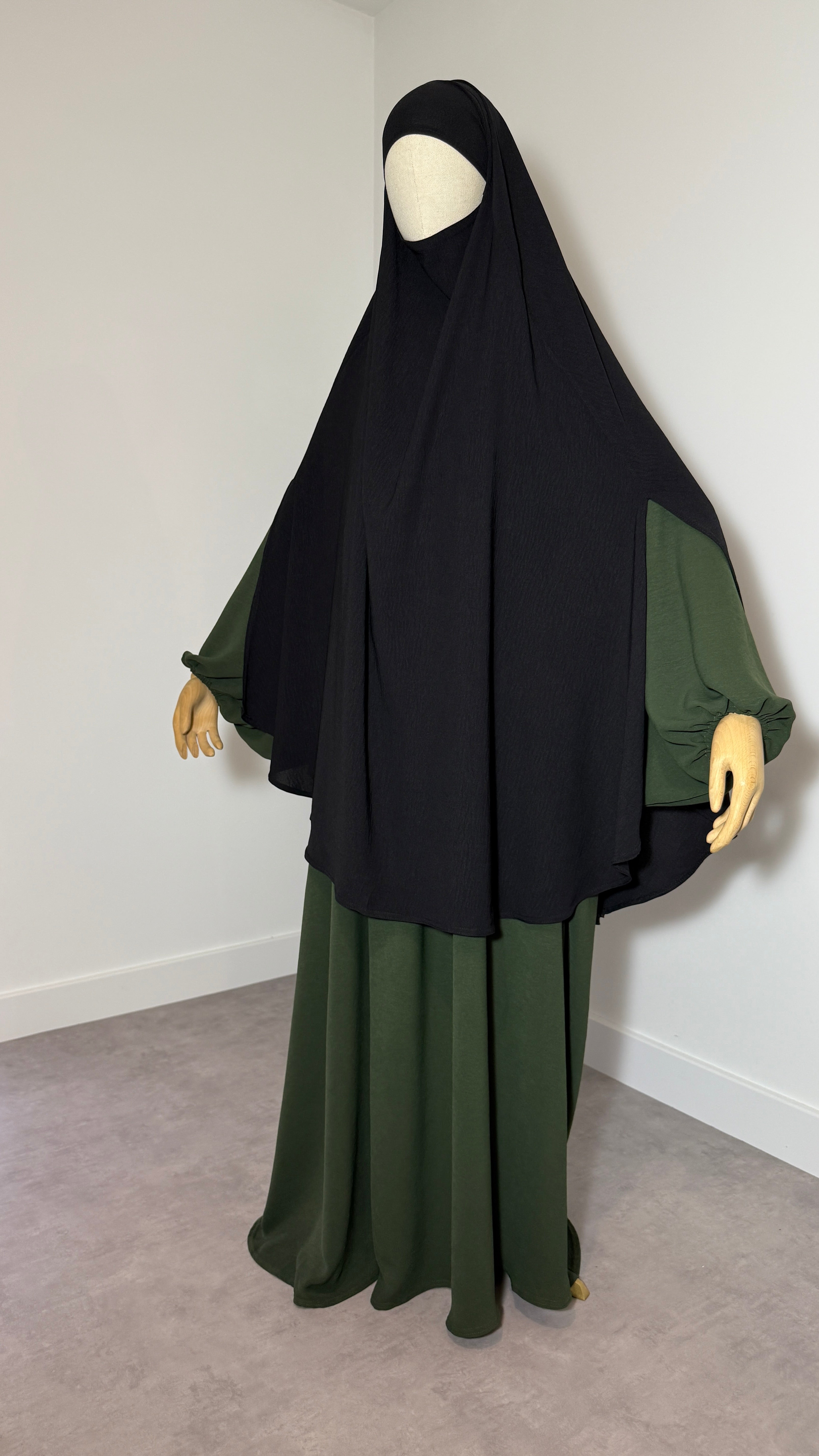 Mid-length jazz slit khimar
